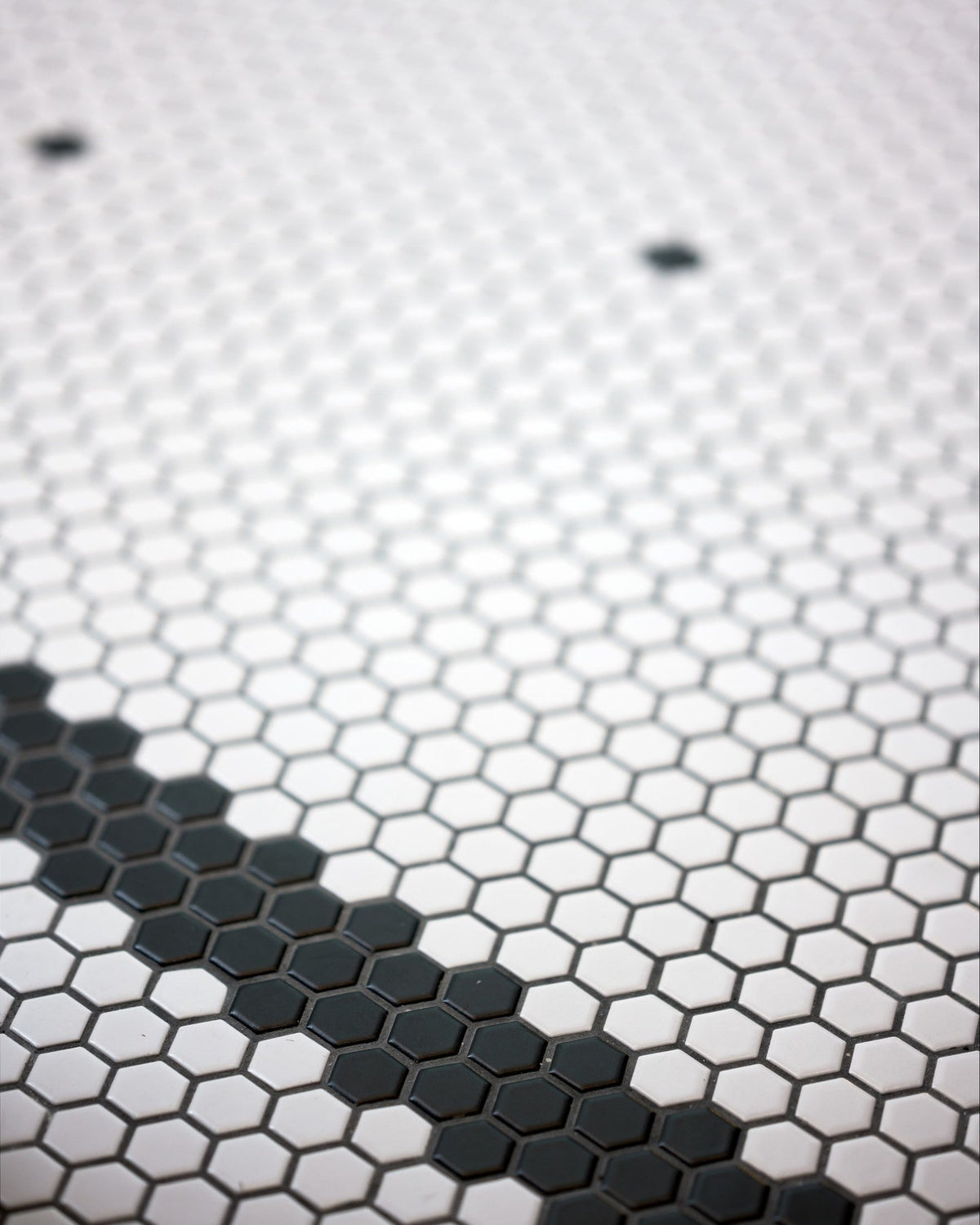 Ca’ Pietra Mono Hex Porcelain Mosaic Blanc — official gallery image 4