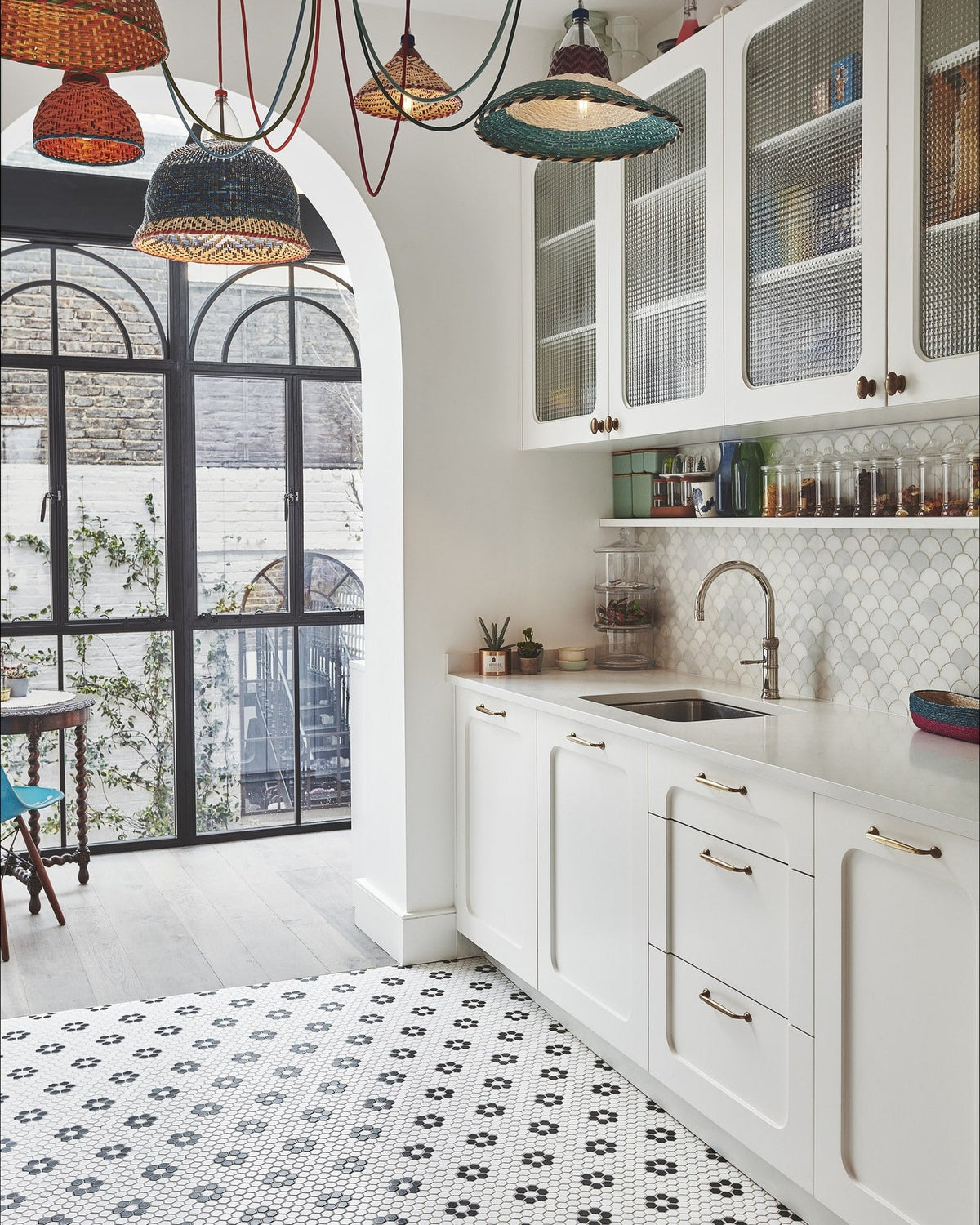 Ca’ Pietra Mono Hex Porcelain Mosaic Daisy — official gallery image 2