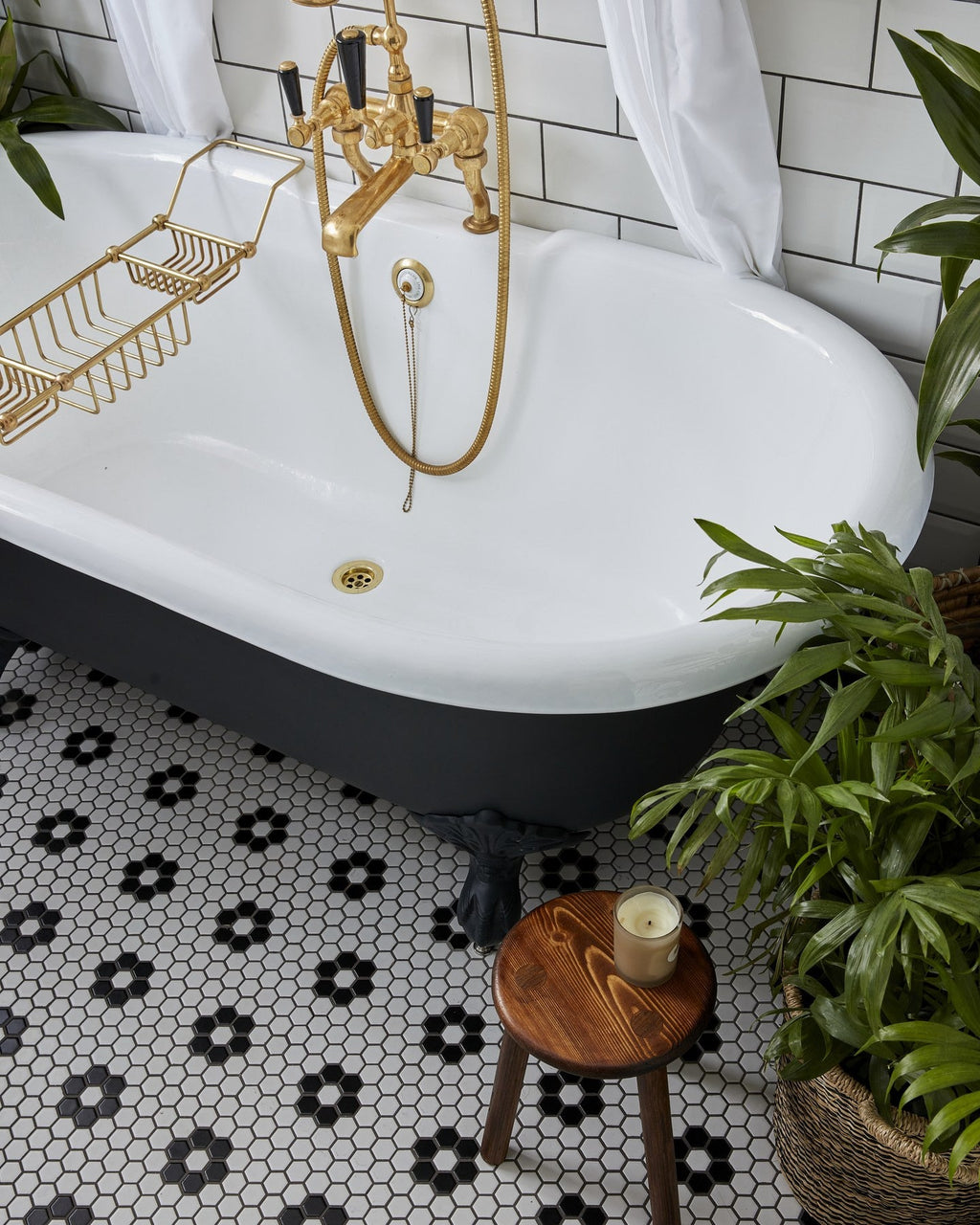 Ca’ Pietra Mono Hex Porcelain Mosaic Daisy — official gallery image 5