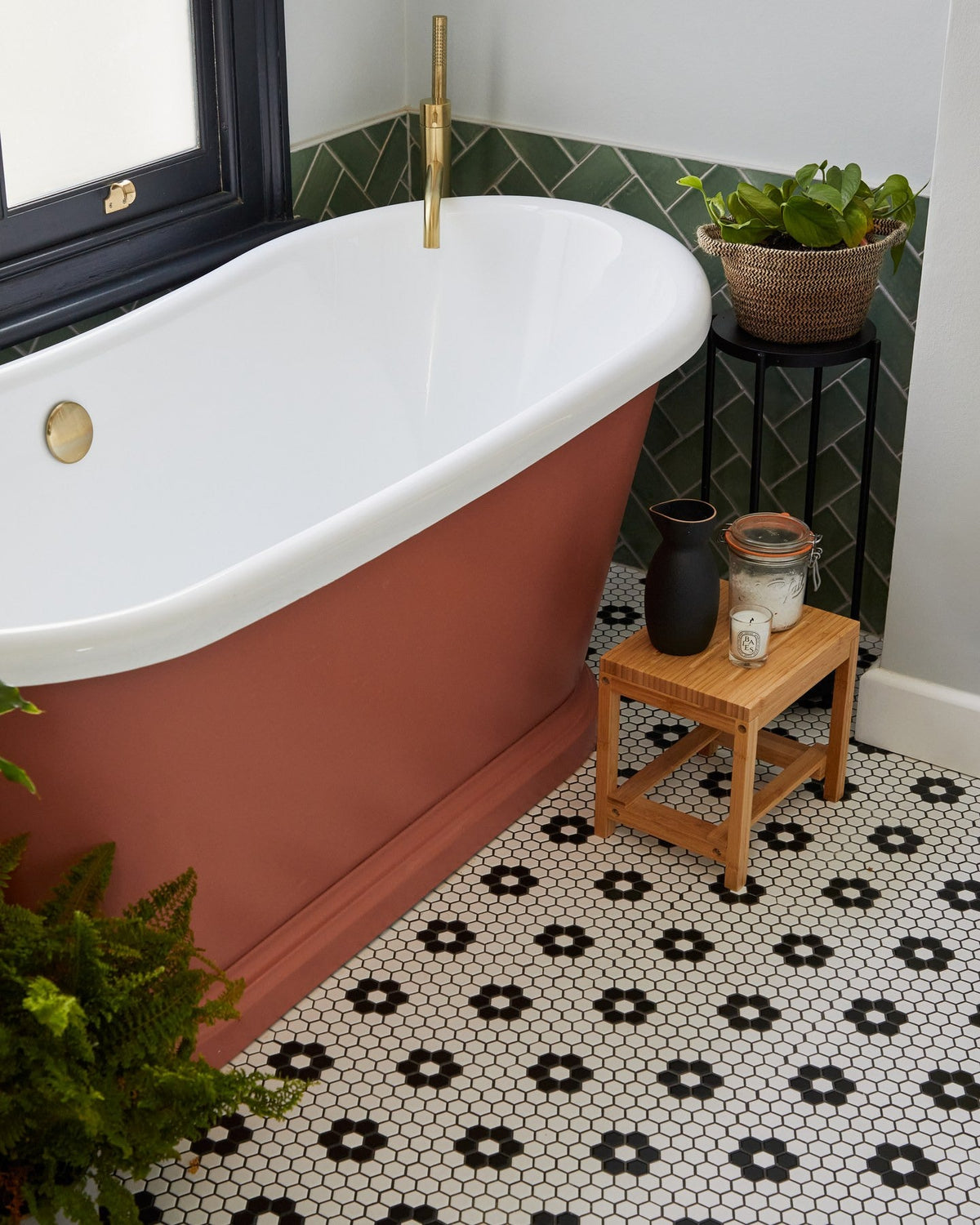Ca’ Pietra Mono Hex Porcelain Mosaic Daisy — official gallery image 9