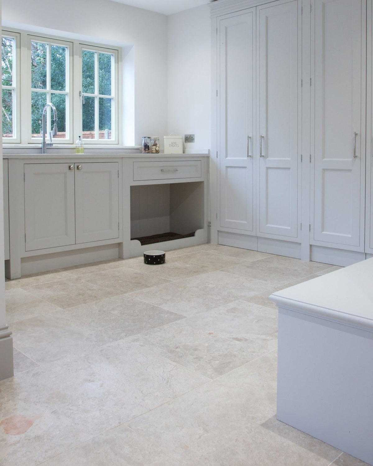 Ca’ Pietra Piccadilly Limestone Honed Finish — official gallery image 7