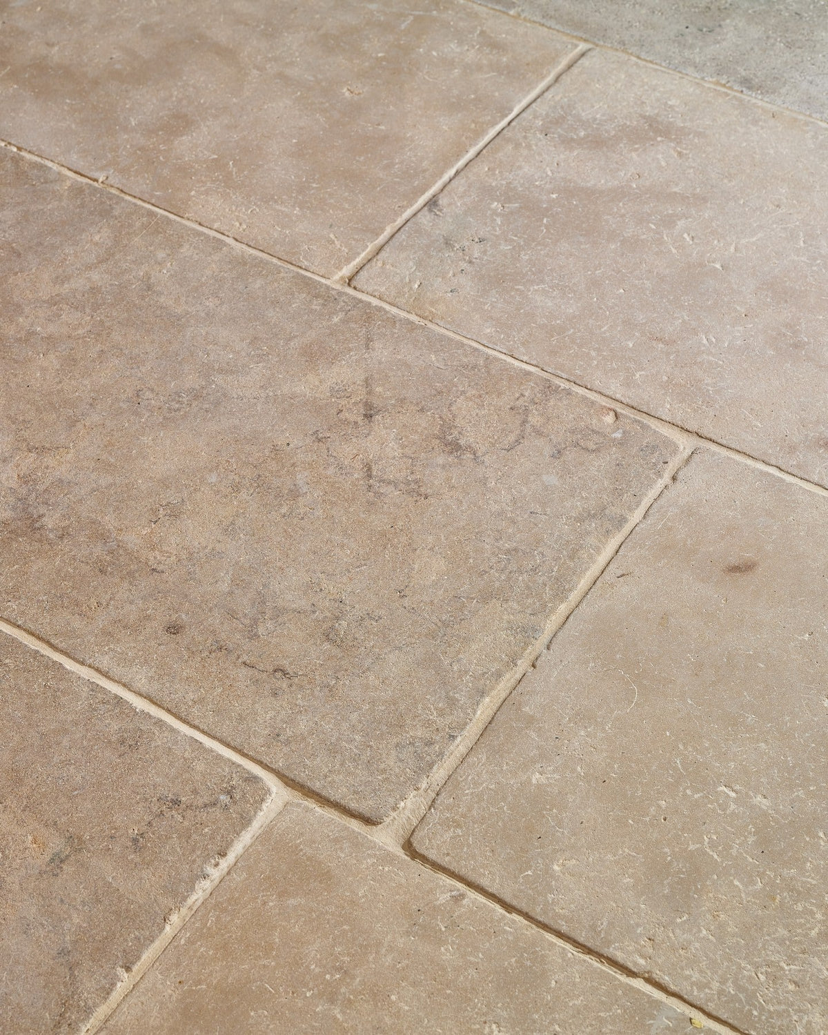 Ca’ Pietra Riviera Limestone Tumbled — official gallery image 8