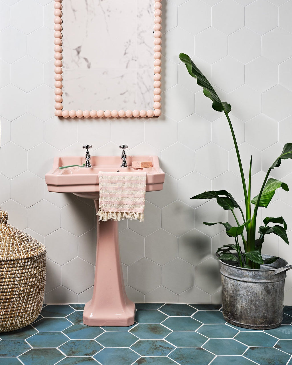 Ca’ Pietra Signature Porcelain Pearl White — official gallery image 3