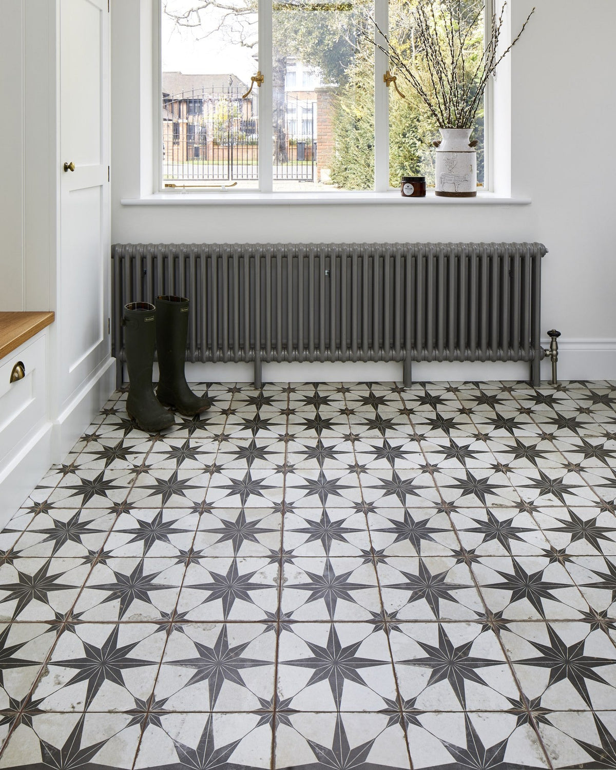 Ca’ Pietra Spitalfields Ceramic Retro Star Black — official gallery image 3
