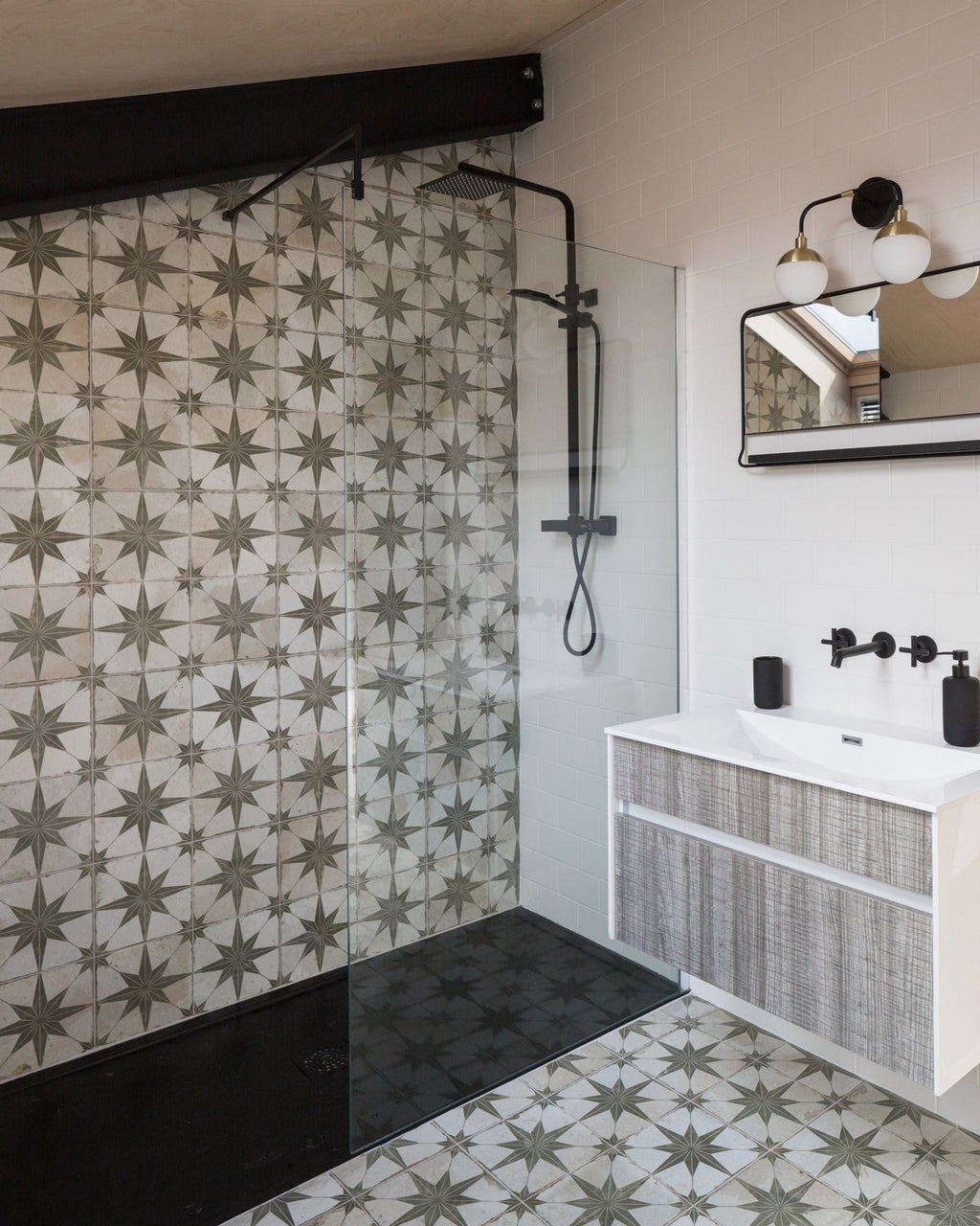 Ca’ Pietra Spitalfields Ceramic Retro Star Sage — official gallery image 1