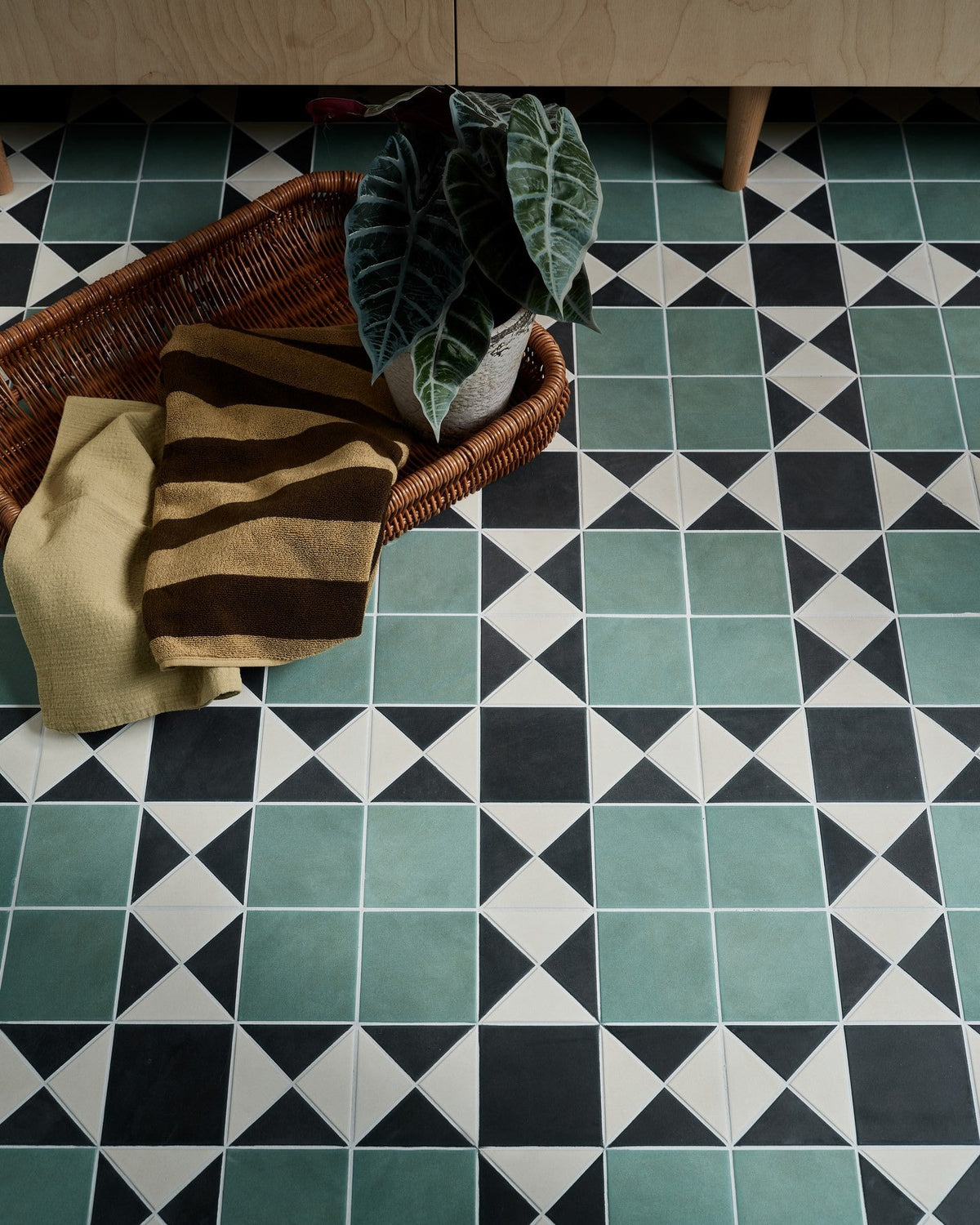 Ca’ Pietra Victorian Style™ Porcelain Finchley Pattern Forest Green — official gallery image 3