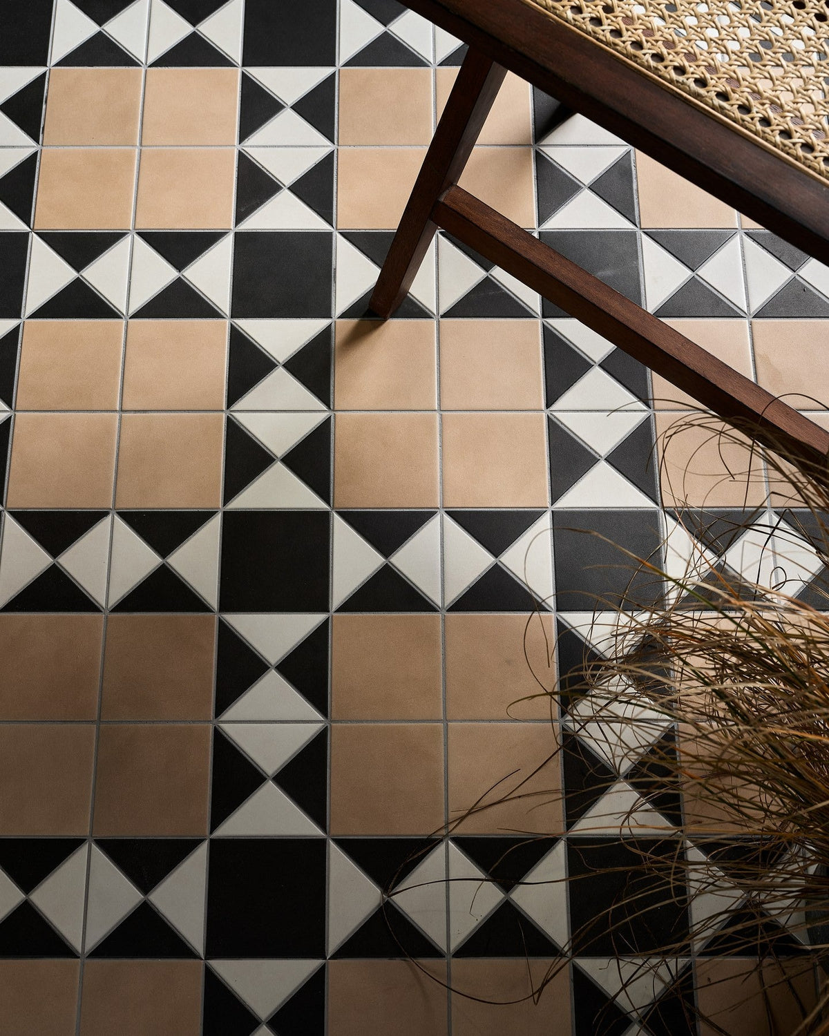 Ca’ Pietra Victorian Style™ Porcelain Finchley Pattern Sandstone — official gallery image 3