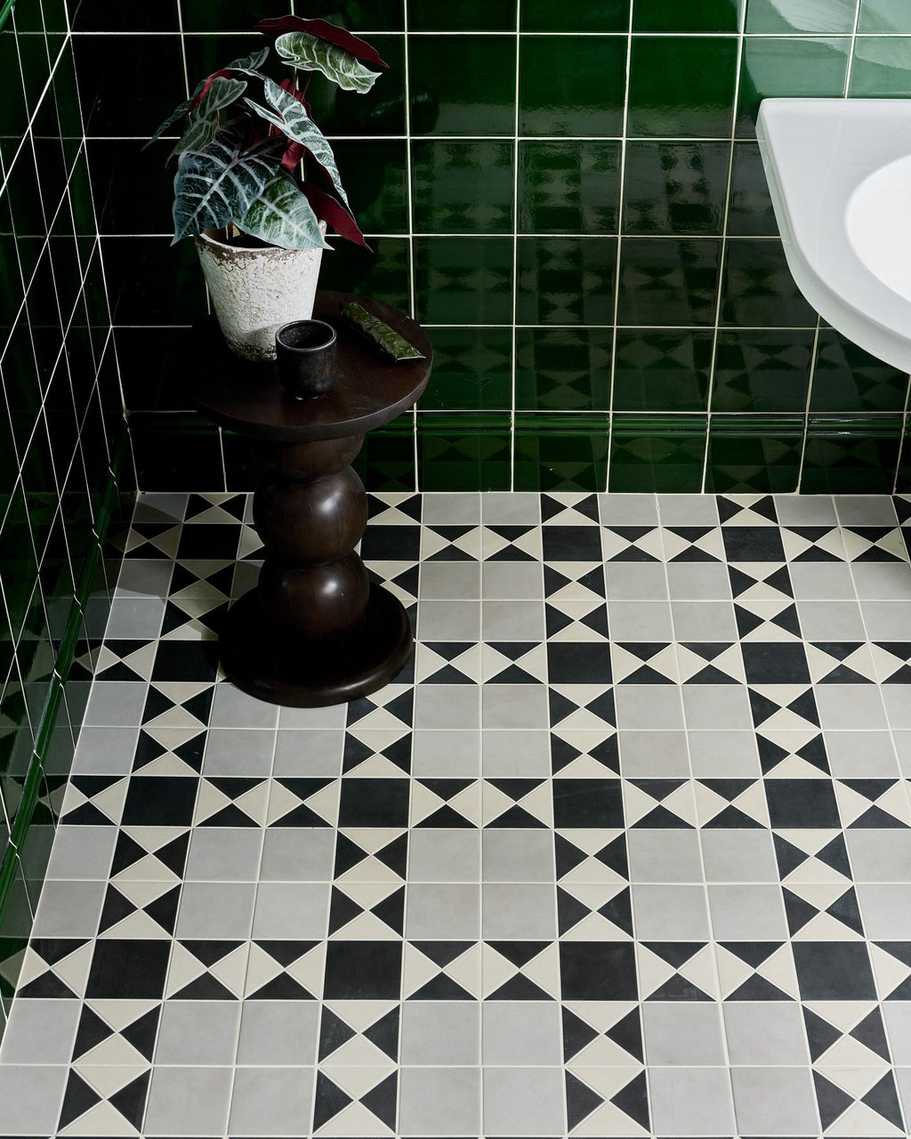 Ca’ Pietra Victorian Style™ Porcelain Finchley Pattern Soft Grey — official gallery image 4