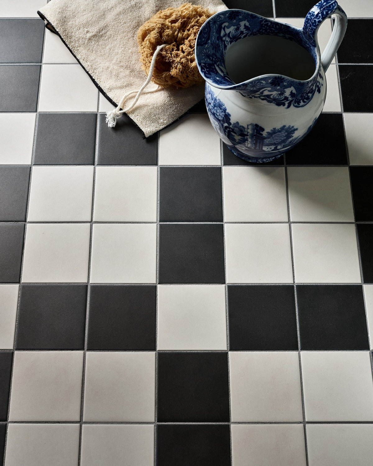 Ca’ Pietra Victorian Style™ Porcelain Chess Mono B — official gallery image 4