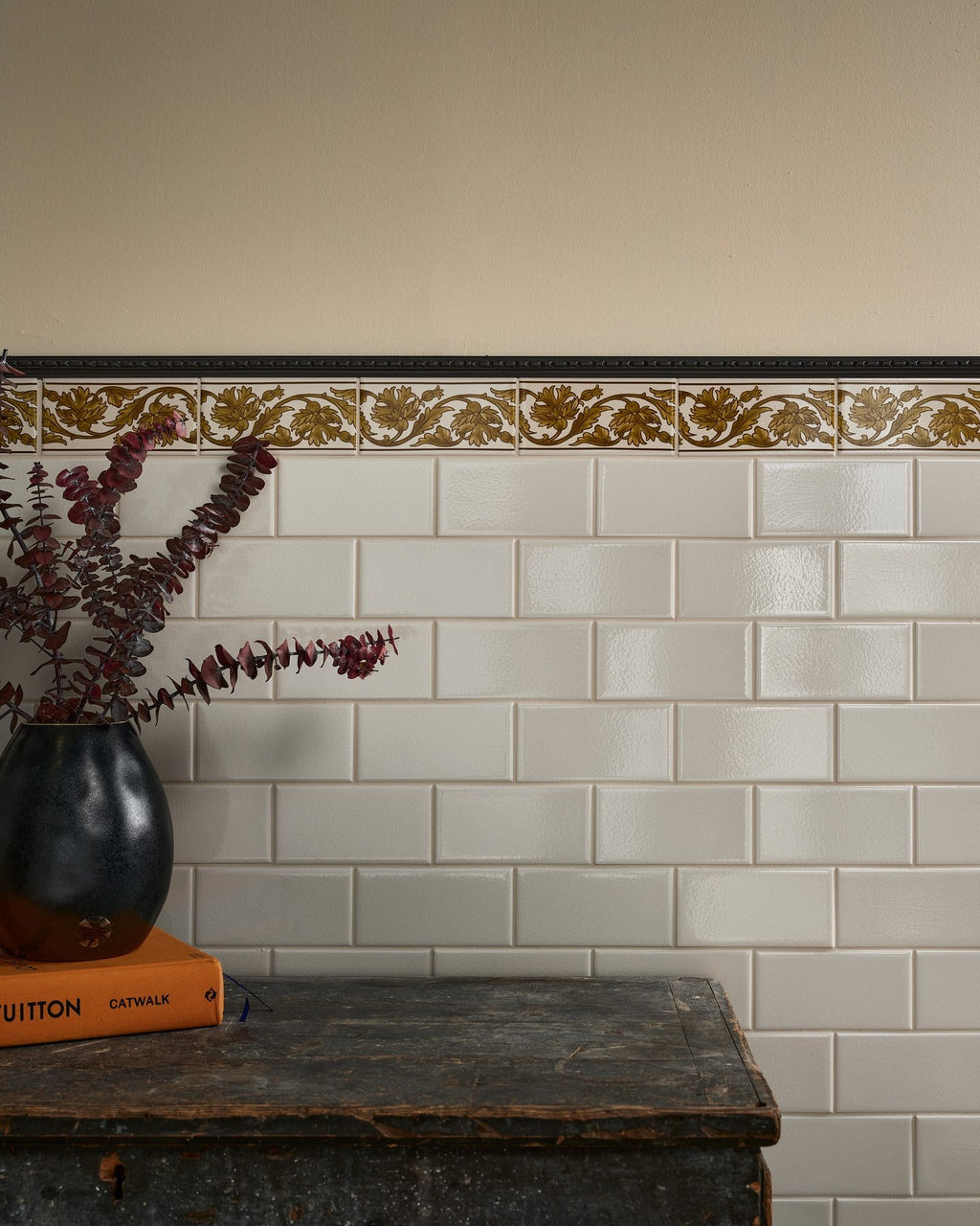 Ca’ Pietra Victorian Style™ Wall Ceramic Cotton White Metro — official gallery image 3