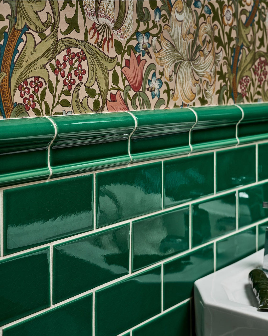 Ca’ Pietra Victorian Style™ Wall Ceramic Emerald Green Dado Crackle Glaze — official gallery image 1