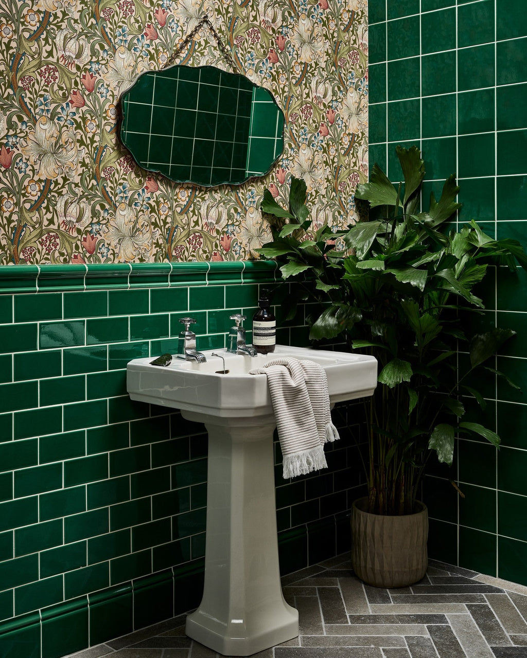 Ca’ Pietra Victorian Style™ Wall Ceramic Emerald Green Dado Crackle Glaze — official gallery image 3
