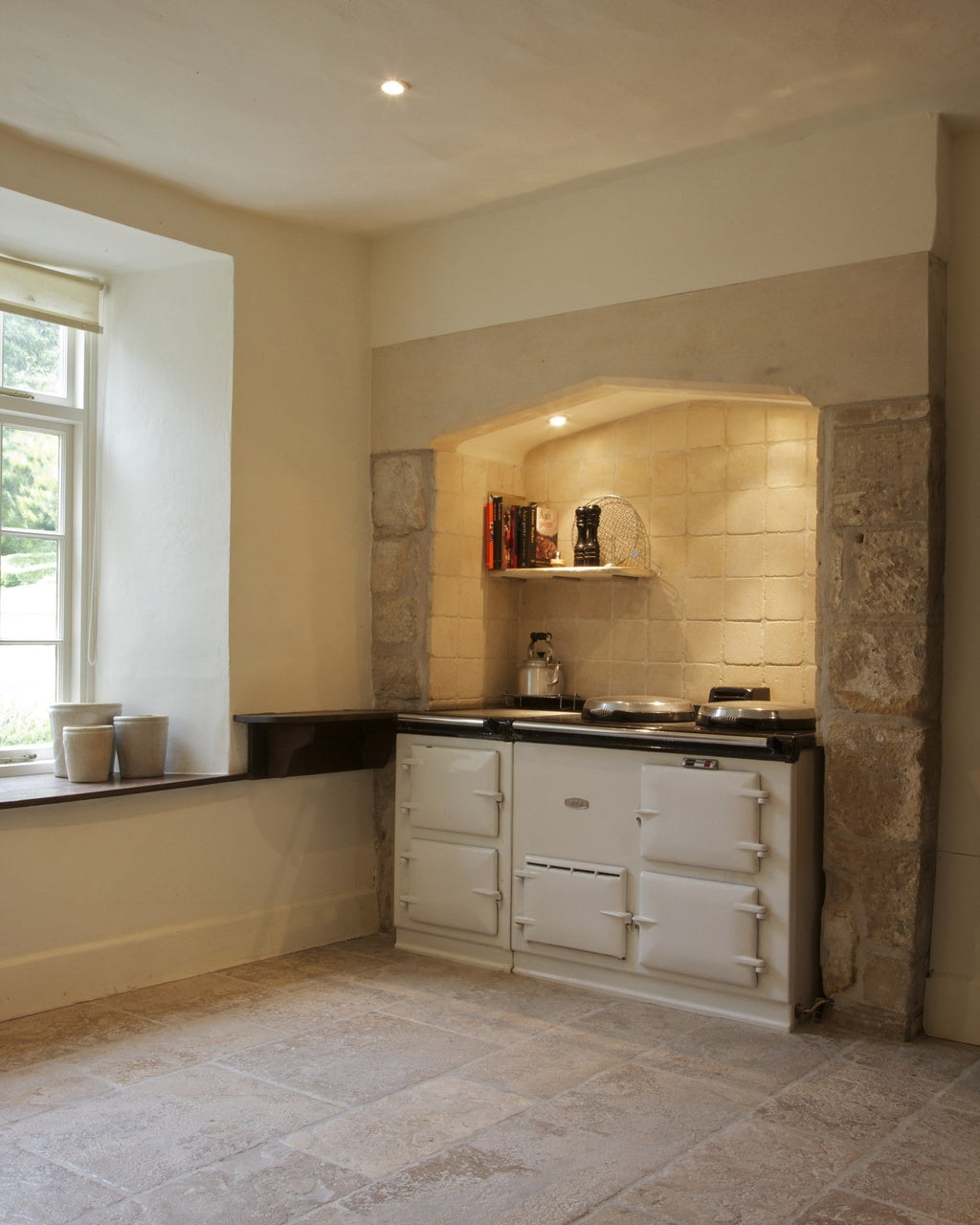 Ca’ Pietra Vieux Bourgogne Limestone Artisan Antiqued Finish — official gallery image 9