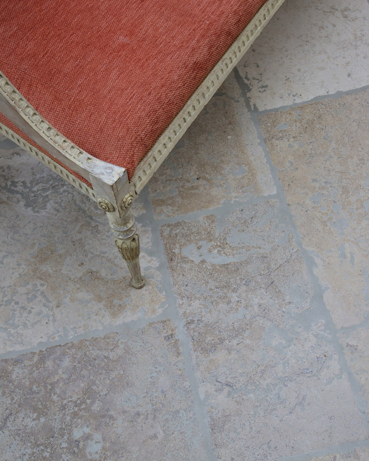 Ca’ Pietra Vieux Bourgogne Limestone Artisan Antiqued Finish — official gallery image 11