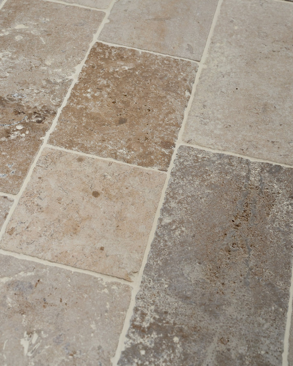 Ca’ Pietra Vieux Bourgogne Limestone Cobbles Weathered Finish — official gallery image 5