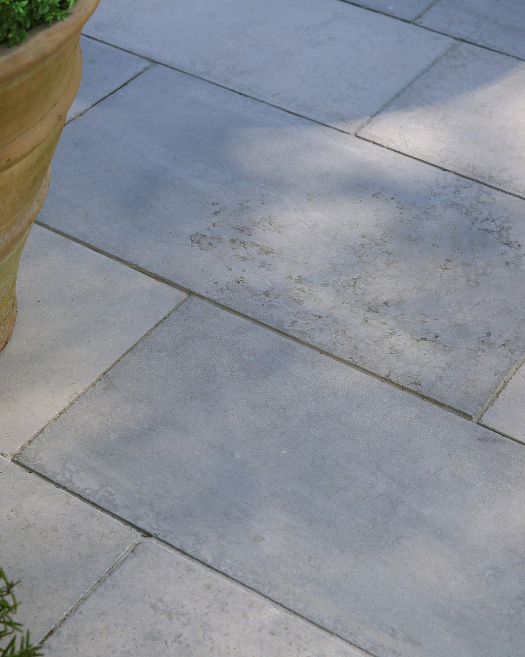 Ca’ Pietra Wareham Limestone Tumbled & Etched Finish — official gallery image 9