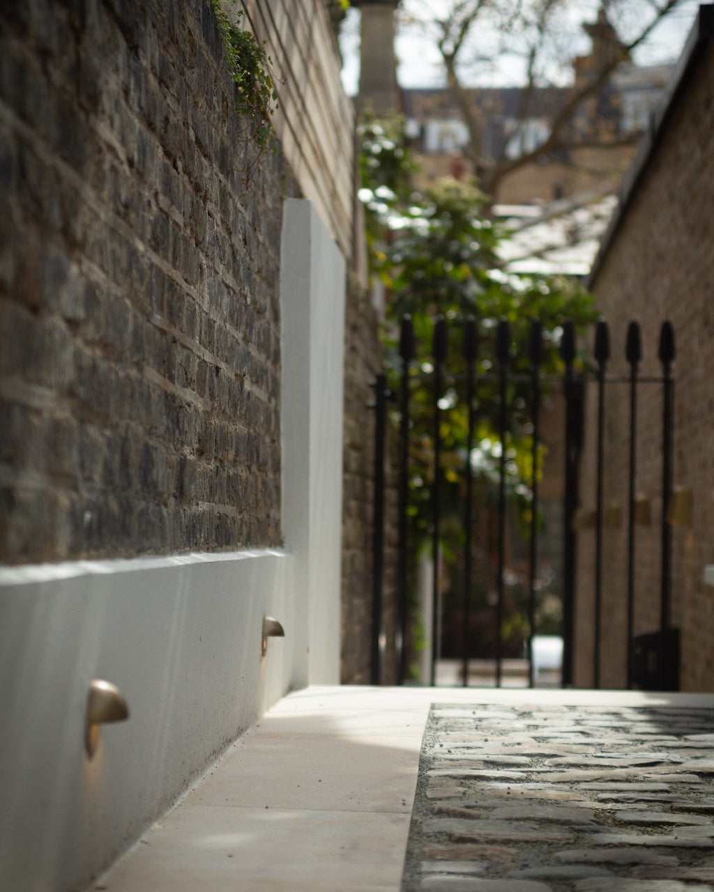 Ca’ Pietra Windsor Sandstone Cobble Reclaimed & Sawn — official gallery image 2