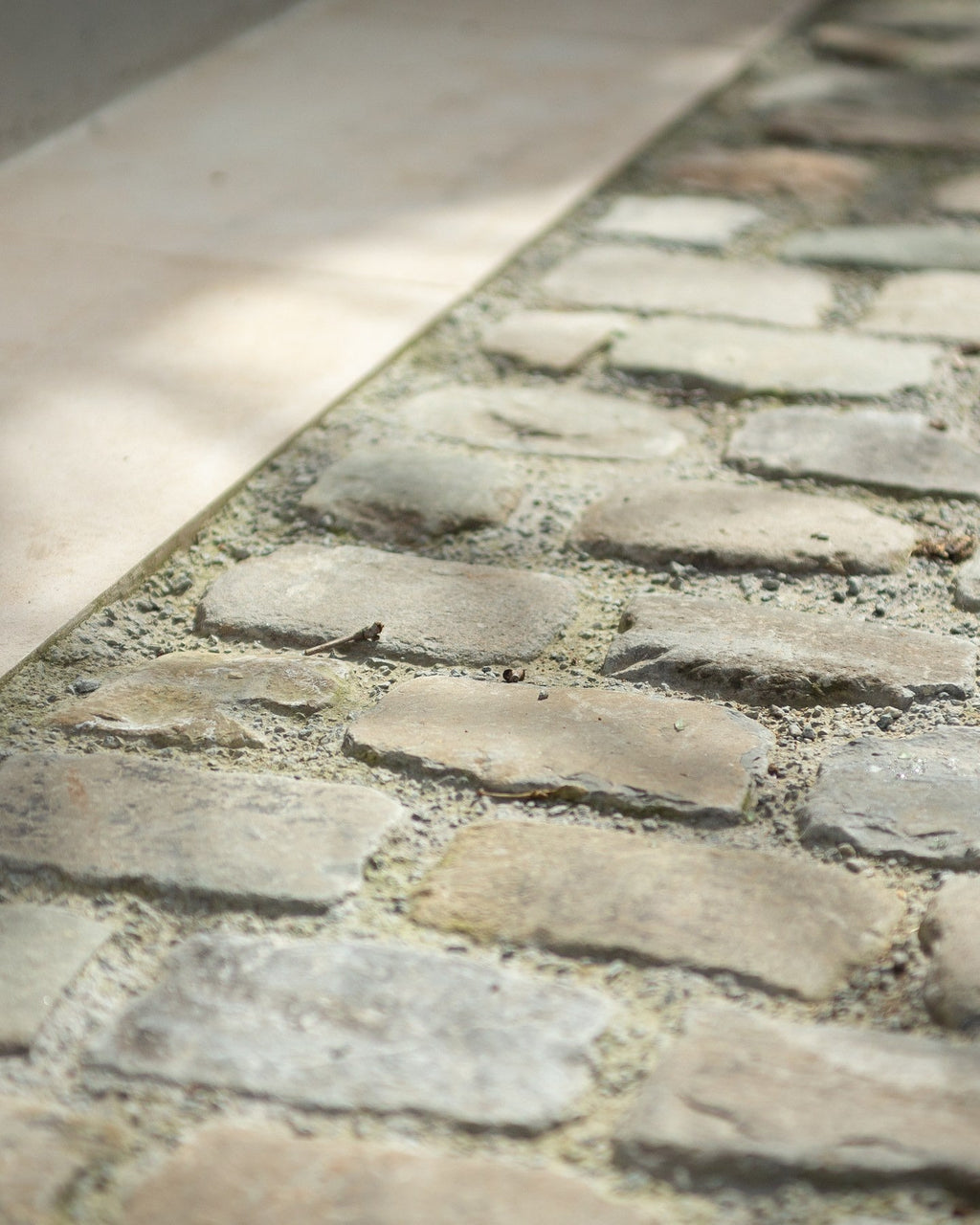 Ca’ Pietra Windsor Sandstone Cobble Reclaimed & Sawn — official gallery image 4