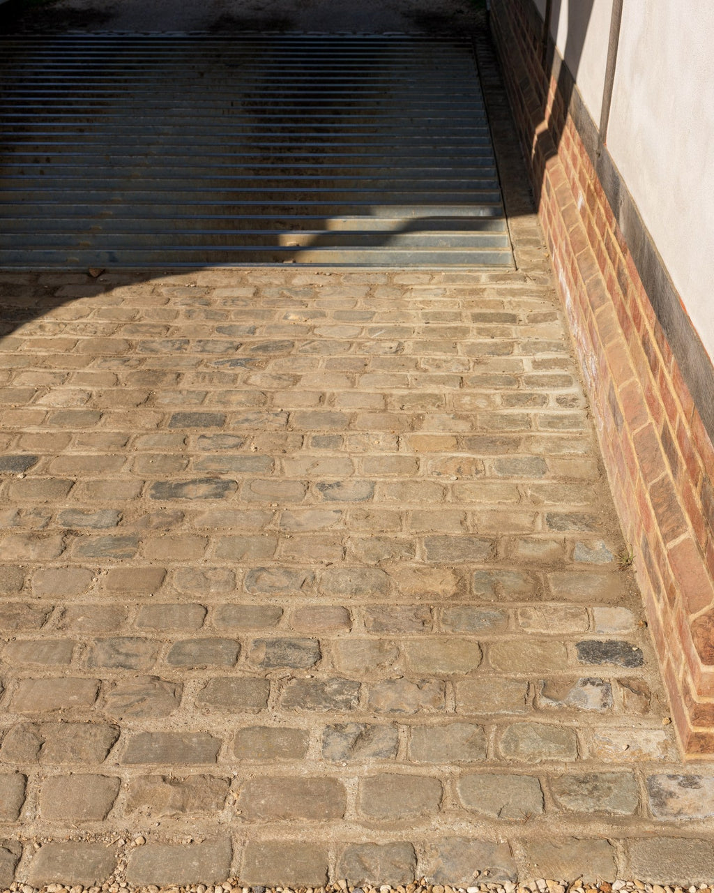 Ca’ Pietra Windsor Sandstone Cobble Reclaimed & Sawn — official gallery image 15