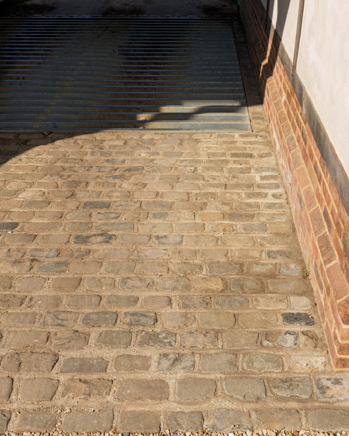Ca’ Pietra Windsor Sandstone Cobble Reclaimed & Sawn — official gallery image 15