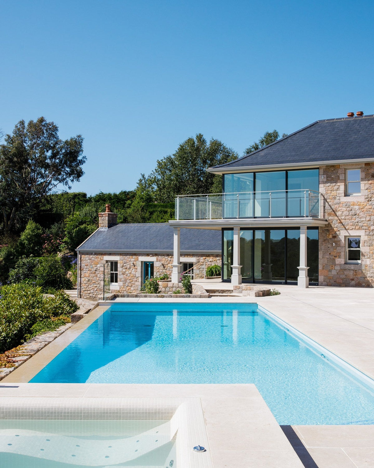 Ca’ Pietra Wychwood Limestone Paving Tumbled & Etched Finish — official gallery image 6