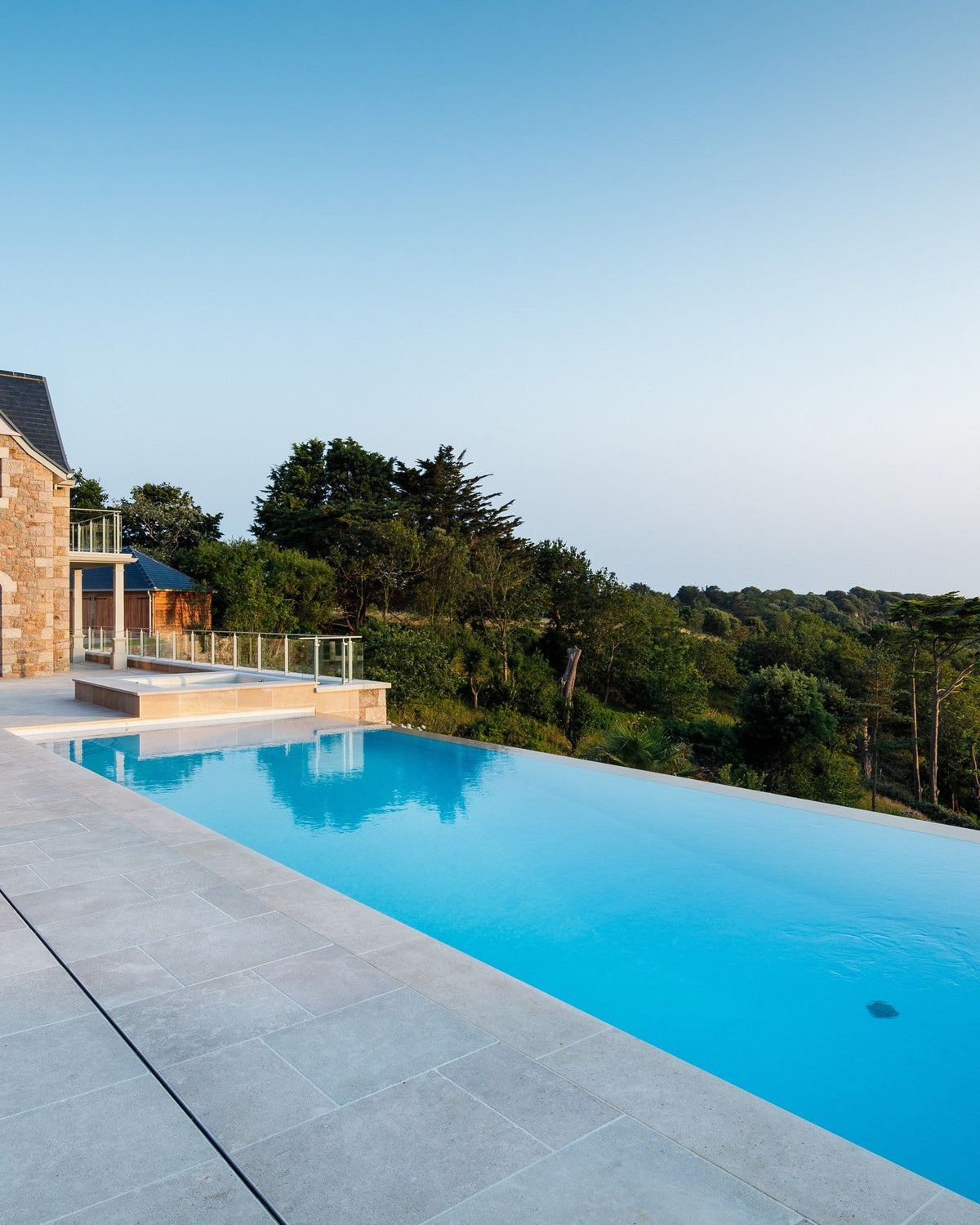 Ca’ Pietra Wychwood Limestone Paving Tumbled & Etched Finish — official gallery image 7