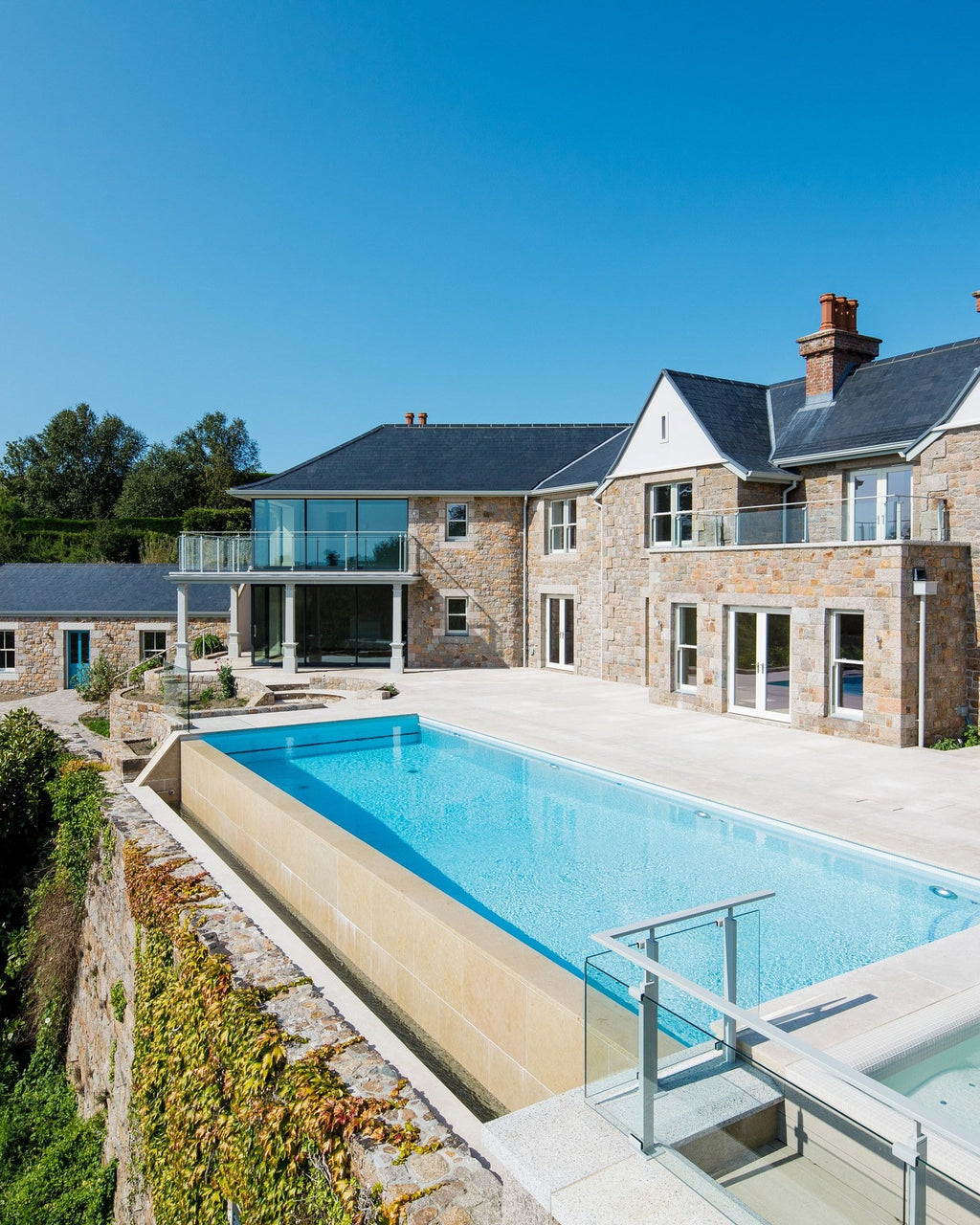 Ca’ Pietra Wychwood Limestone Paving Tumbled & Etched Finish — official gallery image 9