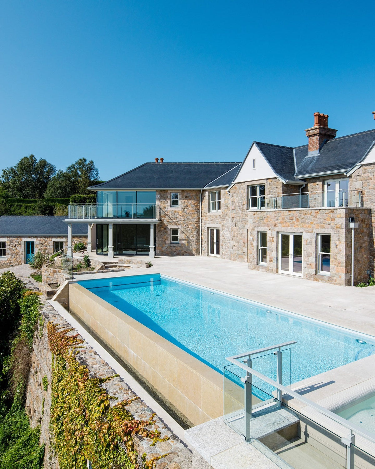 Ca’ Pietra Wychwood Limestone Paving Tumbled & Etched Finish — official gallery image 9