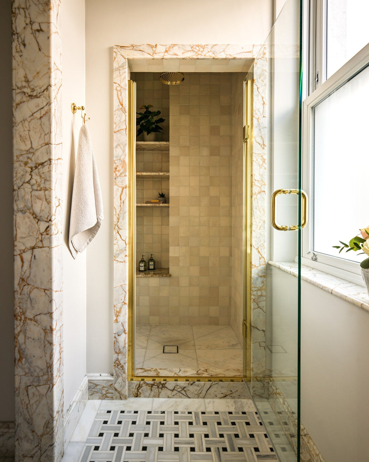 Ca’ Pietra Zen Marble Honed Finish Grand Basket Weave — official gallery image 8