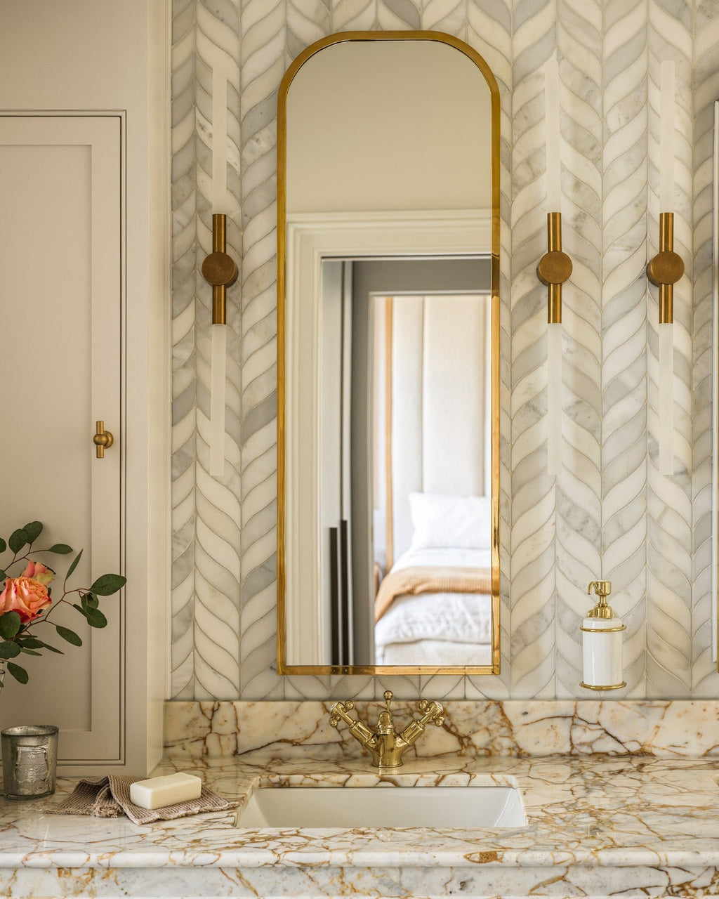 Ca’ Pietra Zen Marble Honed Finish Leaf Mosaic — official gallery image 4
