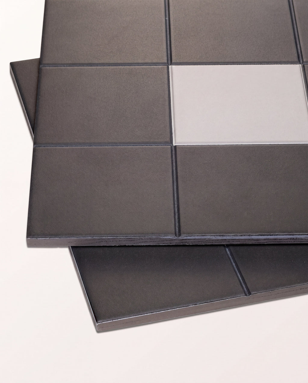 Ca’ Pietra Victorian Style™ Porcelain Frame — official gallery image 7