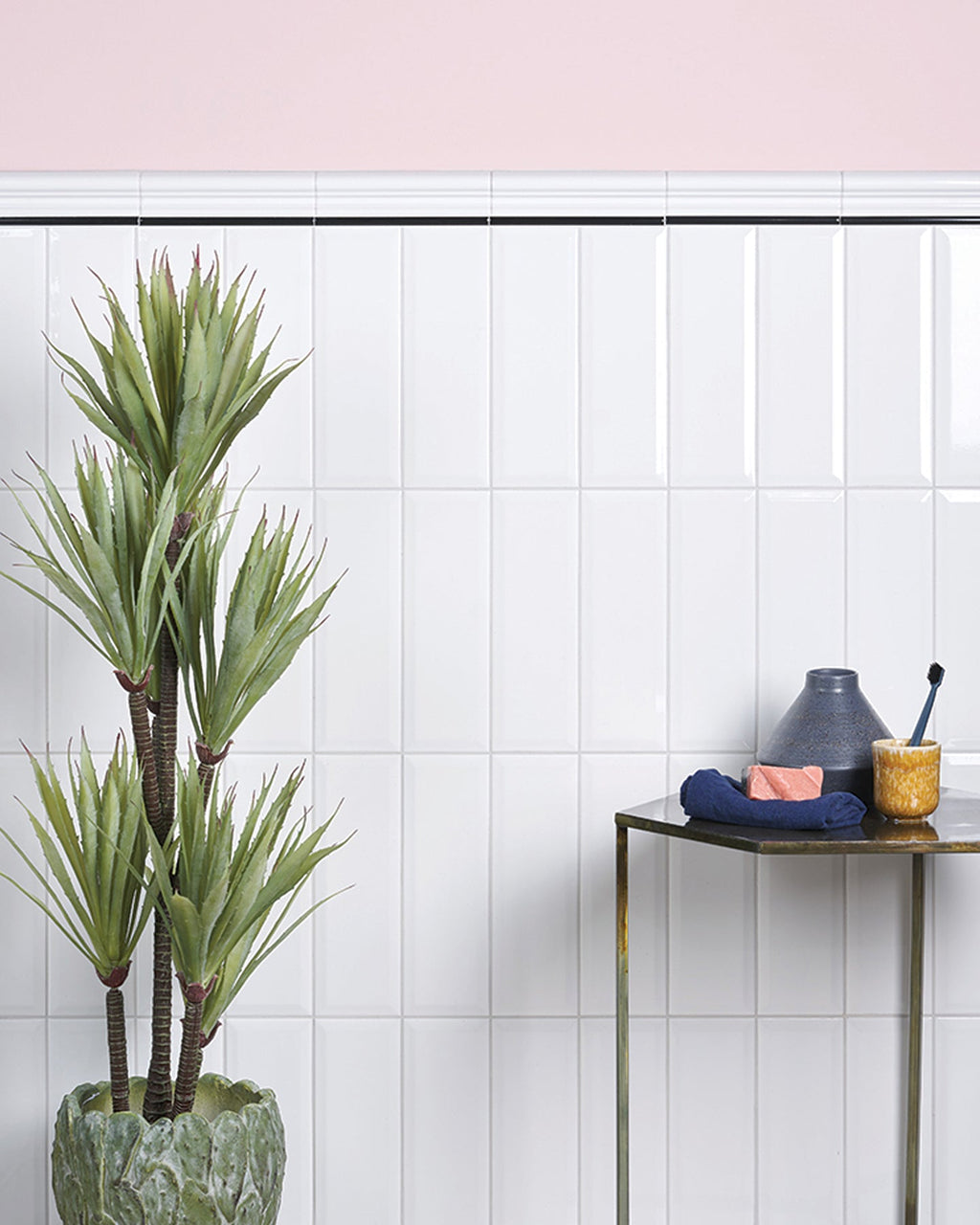 Ca’ Pietra Architectural Mouldings Pencil Ceramic White — official gallery image 1