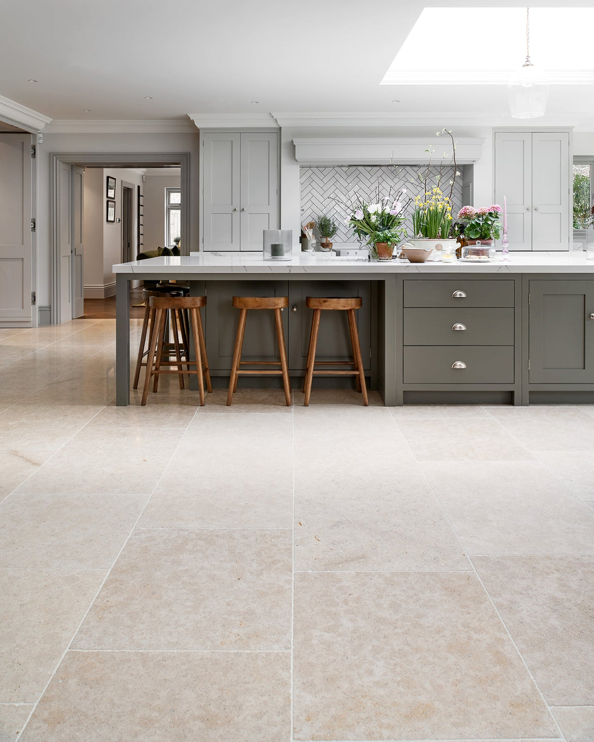 Ca’ Pietra Wychwood Limestone Tumbled Finish — official gallery image 11
