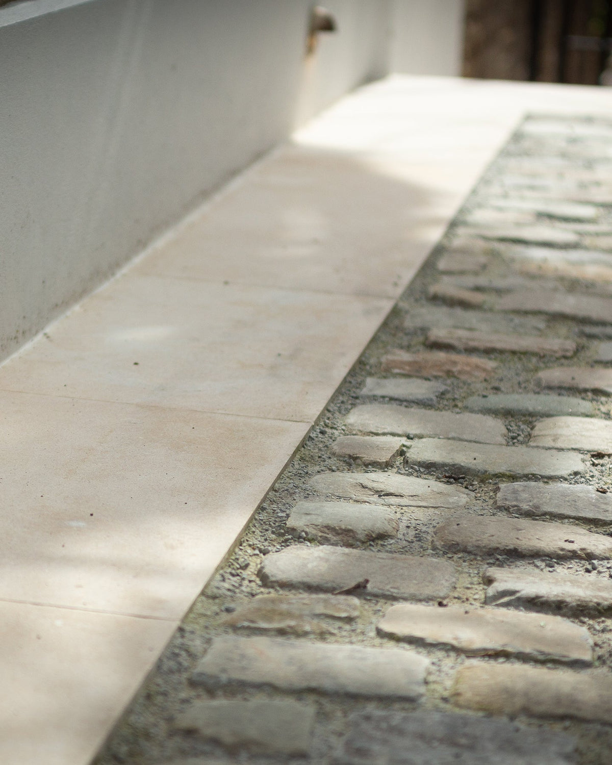Ca’ Pietra Windsor Sandstone Cobble Reclaimed & Sawn — official gallery image 16