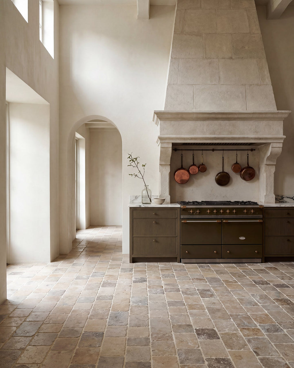 Ca’ Pietra Vieux Bourgogne Limestone Cobbles Weathered Finish — official gallery image 1