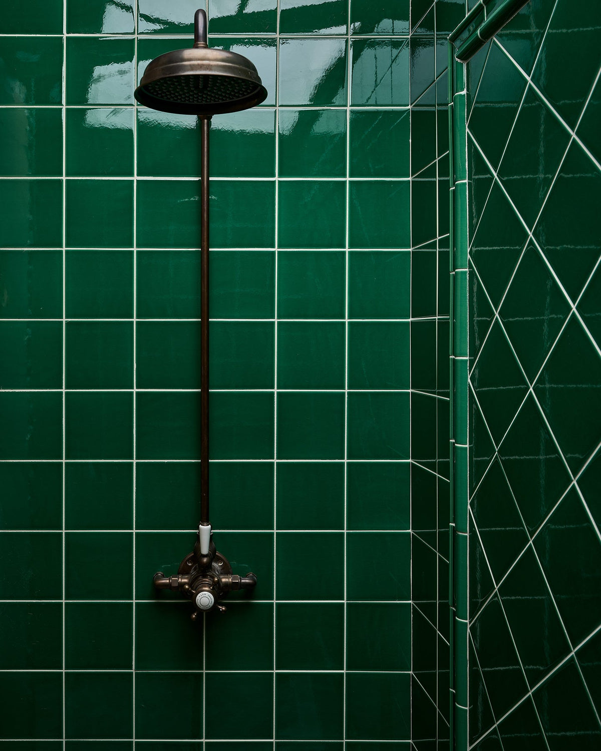 Ca’ Pietra Victorian Style™ Wall Ceramic Emerald Green Square Crackle Glaze — official gallery image 3