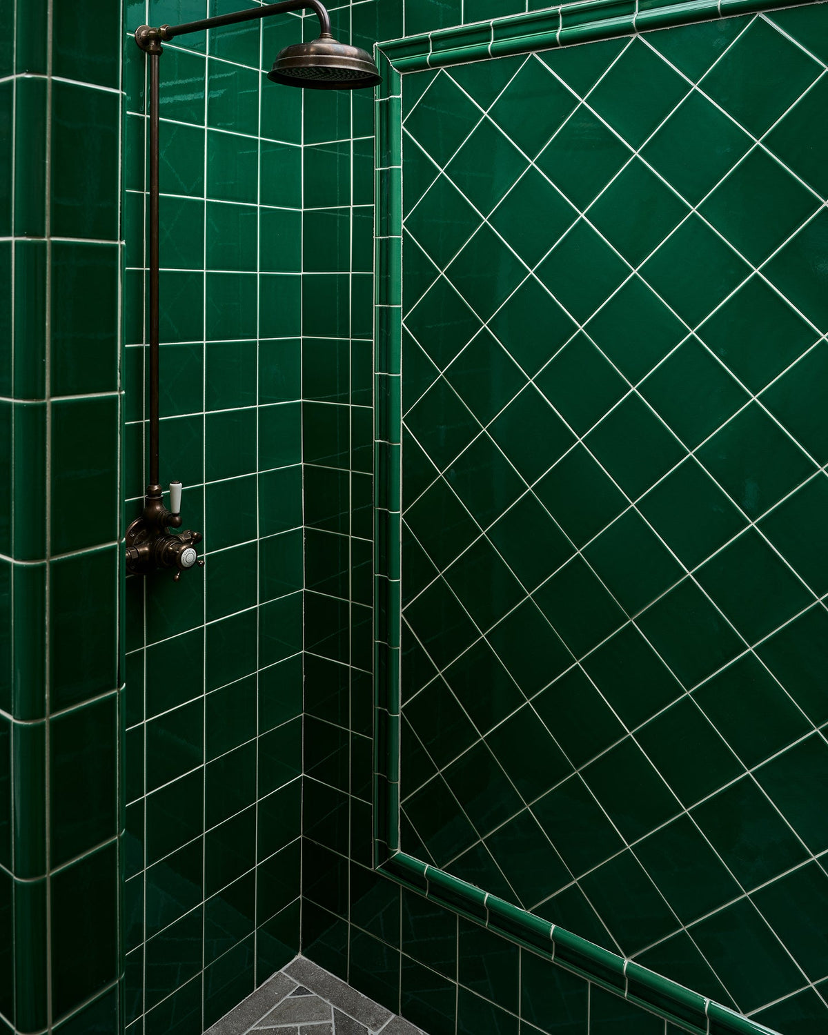 Ca’ Pietra Victorian Style™ Wall Ceramic Emerald Green Square Crackle Glaze — official gallery image 4