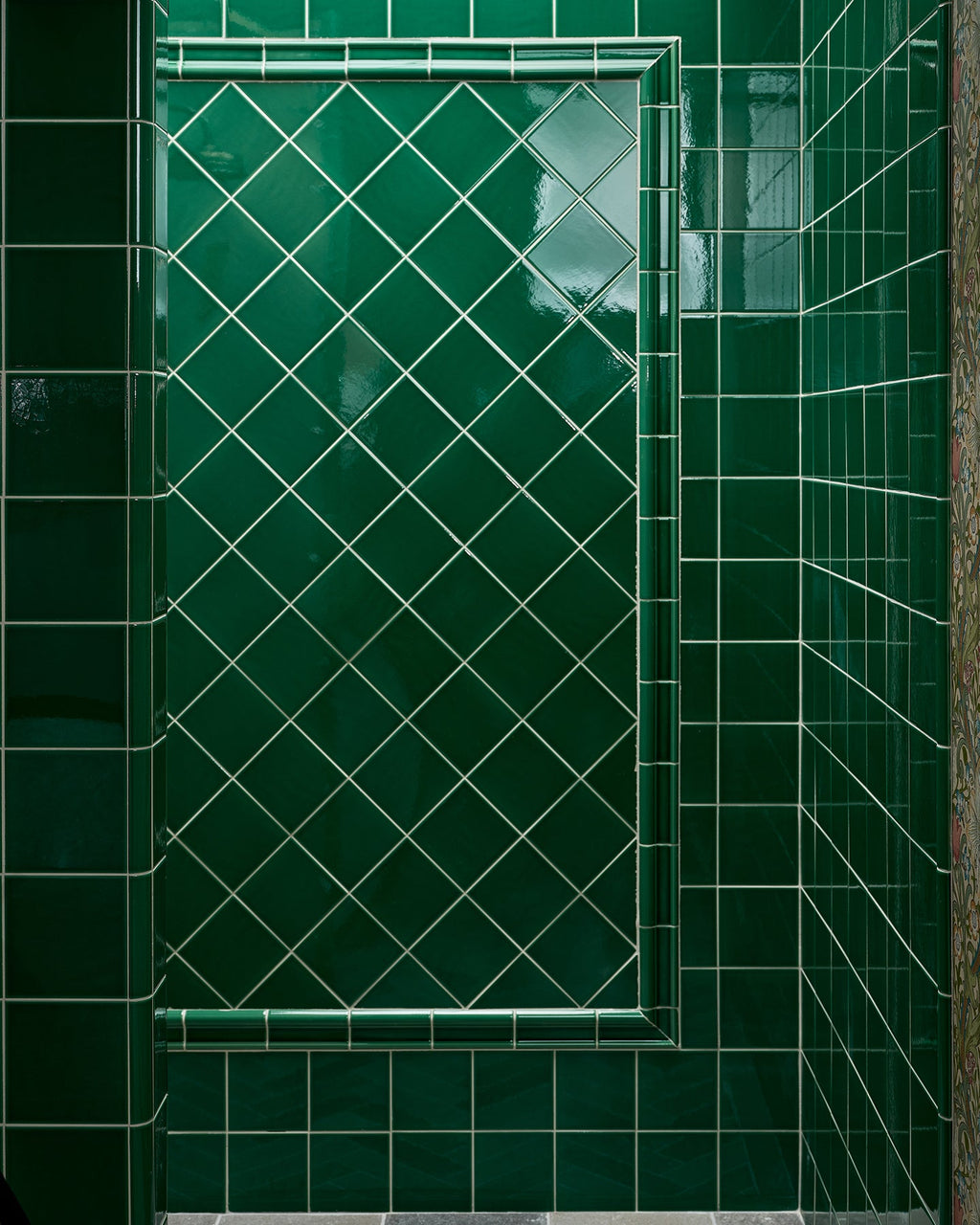 Ca’ Pietra Victorian Style™ Wall Ceramic Emerald Green Square Crackle Glaze — official gallery image 5