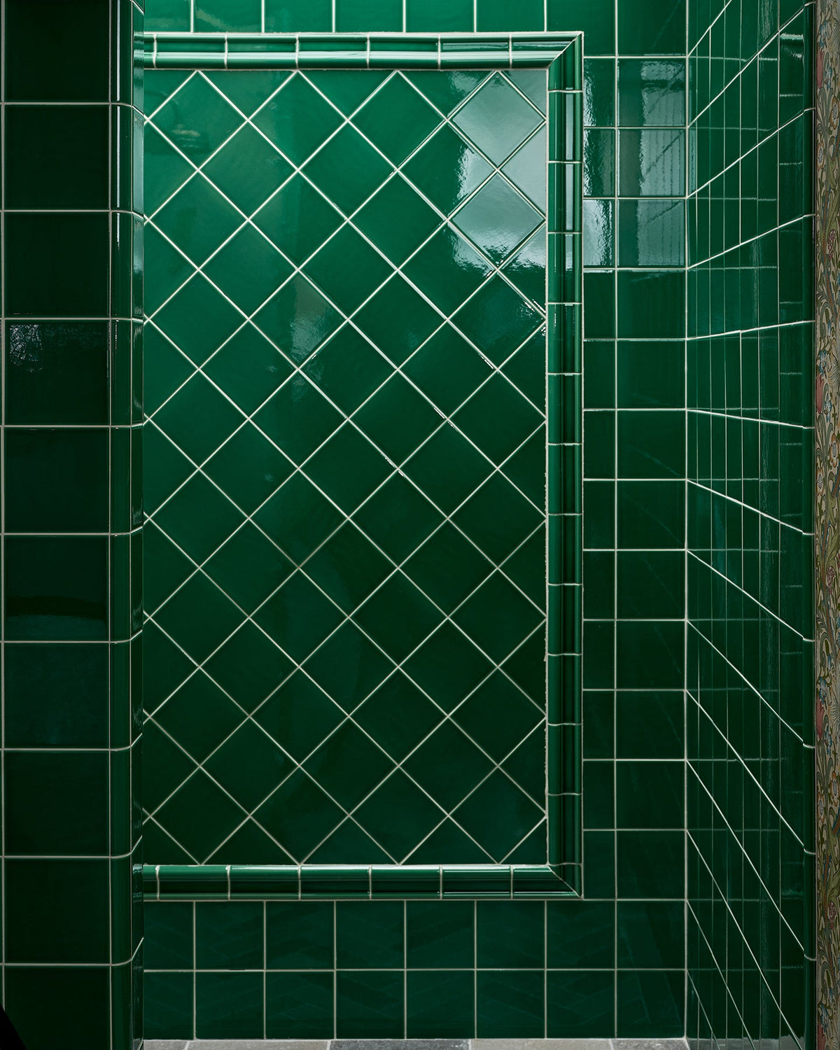 Ca’ Pietra Victorian Style™ Wall Ceramic Emerald Green Square Crackle Glaze — official gallery image 5