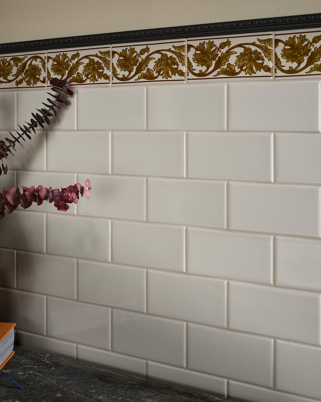 Ca’ Pietra Victorian Style™ Wall Ceramic Cotton White Metro — official gallery image 8