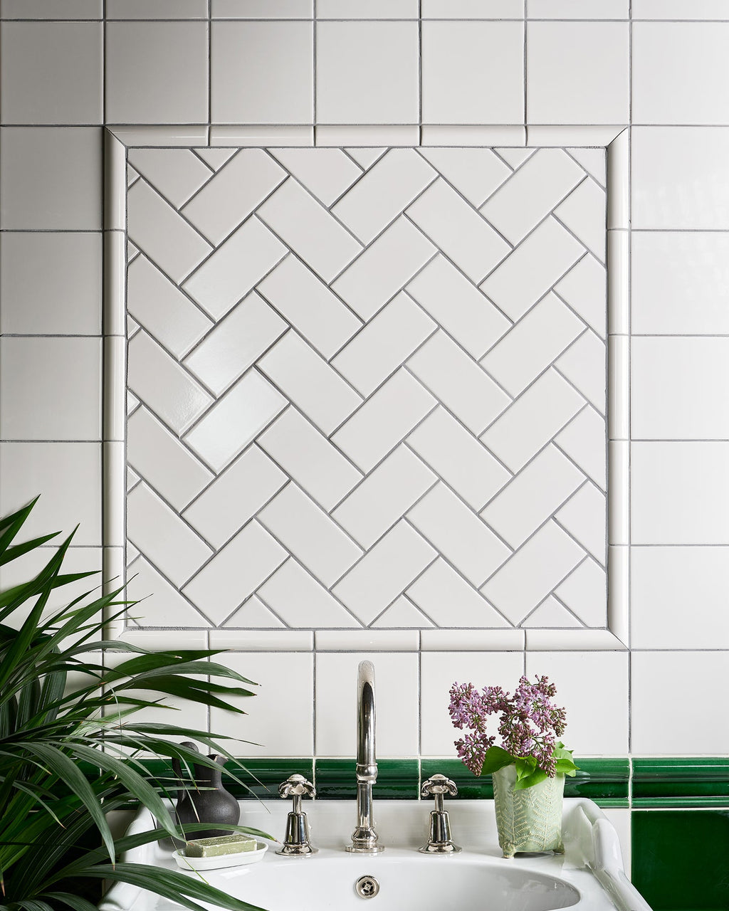 Ca’ Pietra Victorian Style™ Wall Ceramic Antique White Simple Beading Crackle Glaze — official gallery image 3