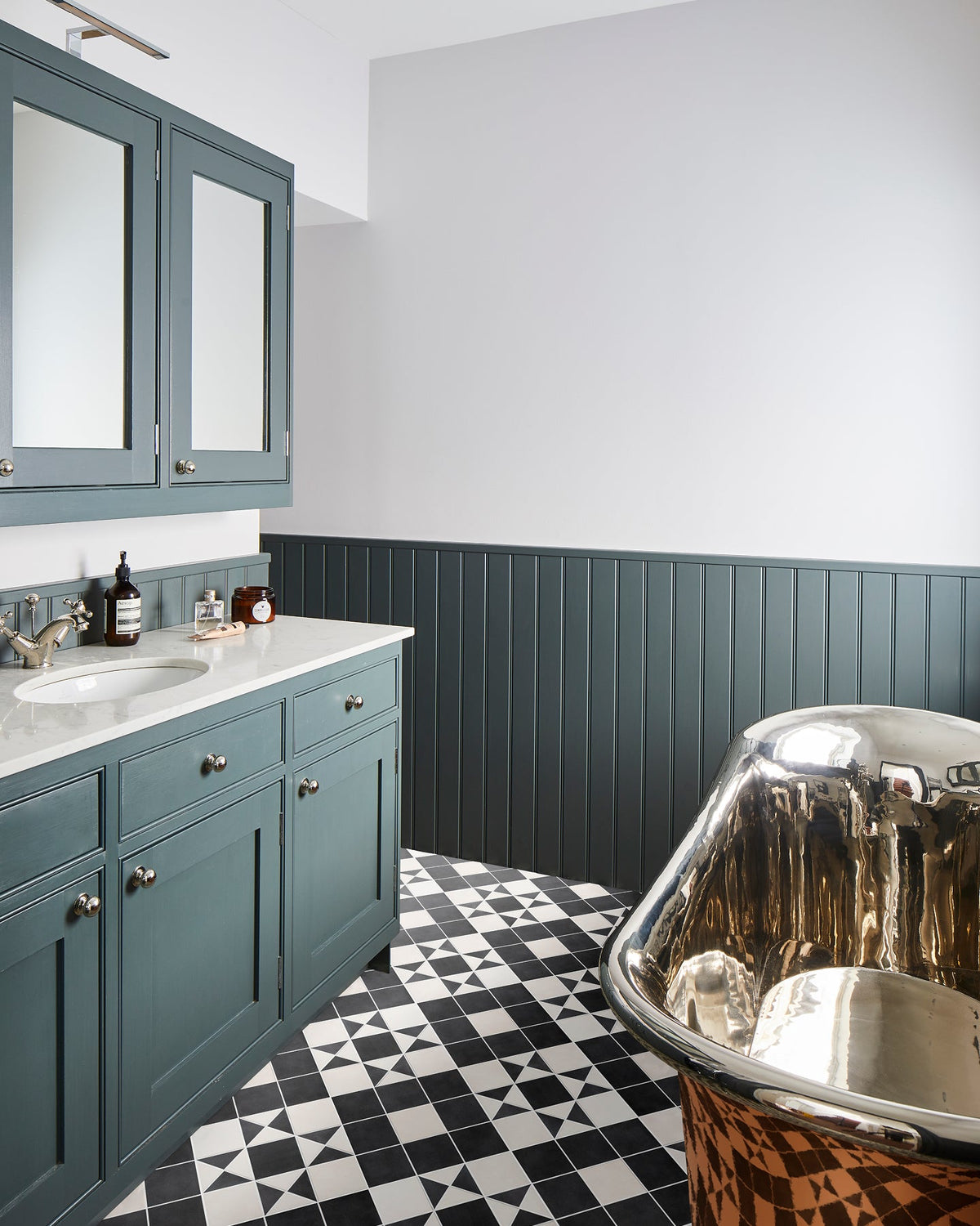 Ca’ Pietra Victorian Style™ Porcelain Finchley Pattern Cotton White — official gallery image 4