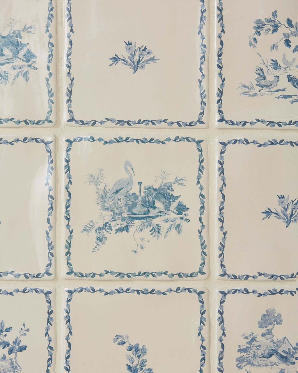 Ca’ Pietra STUDIO Sanderson - Aesop's Fables Pottery Blue Decor — official gallery image 3