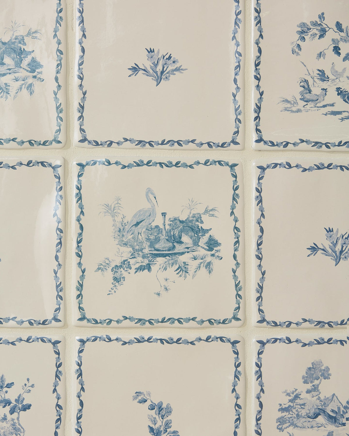 Ca’ Pietra STUDIO Sanderson - Aesop's Fables Pottery Blue Decor — official gallery image 3