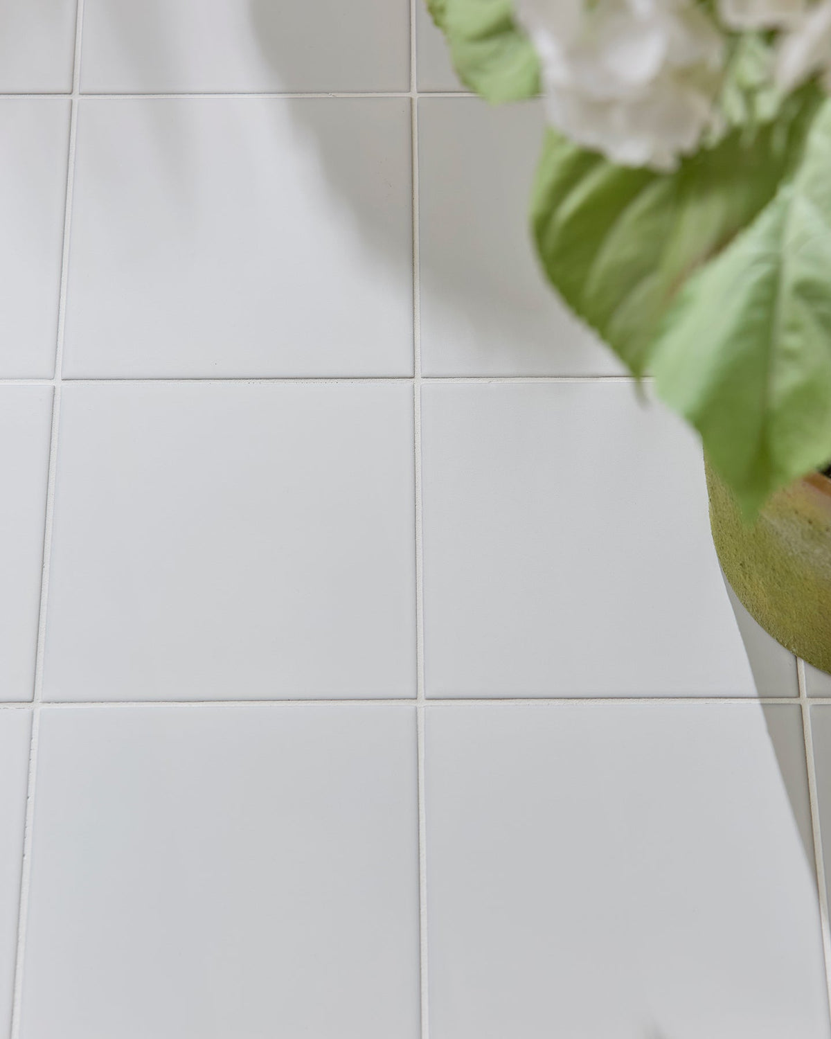 Ca’ Pietra Sanderson - Plain Orchid White Porcelain — official gallery image 4