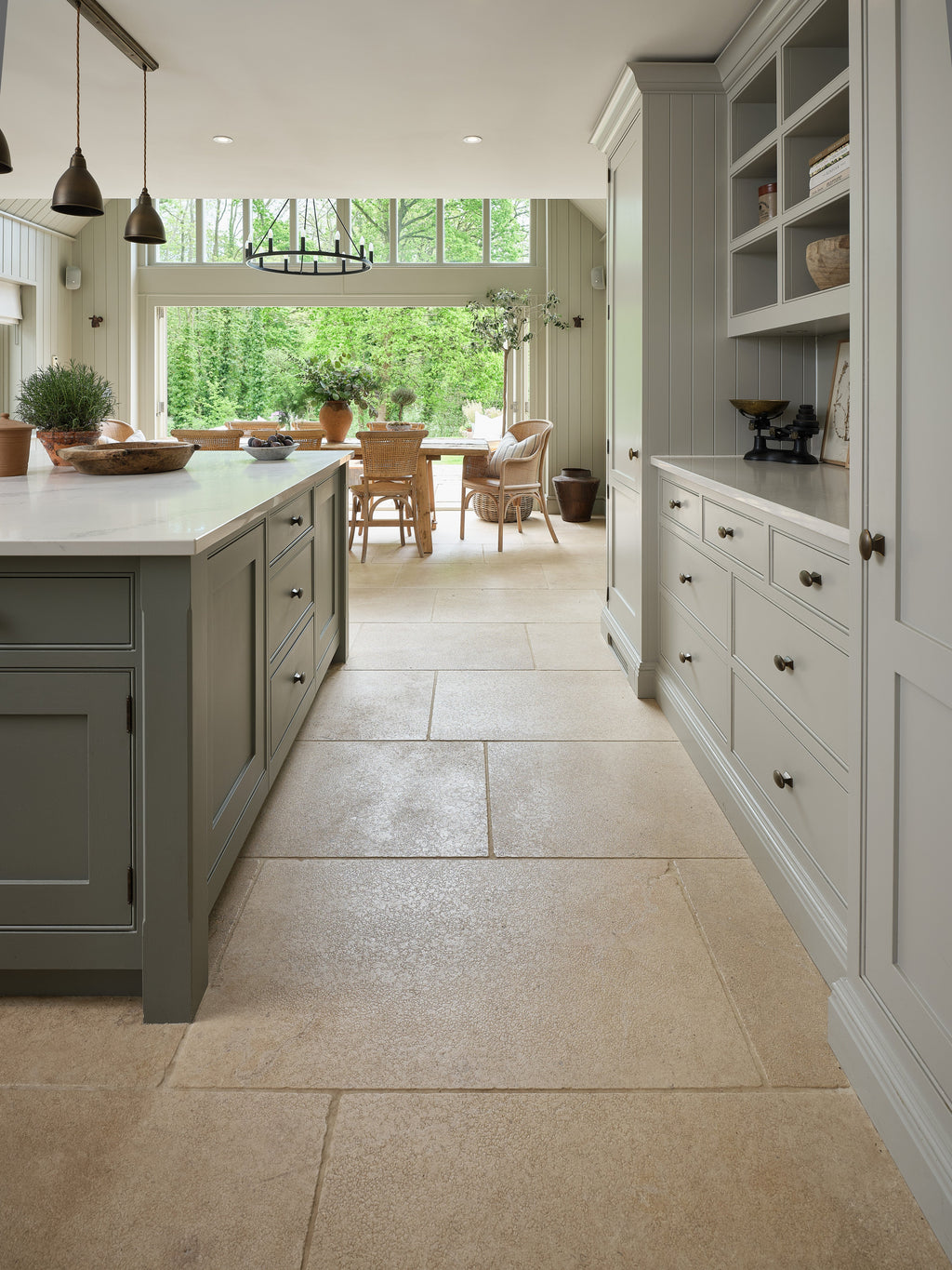 Ca’ Pietra Buscot Limestone Tumbled & Etched Finish — official gallery image 5