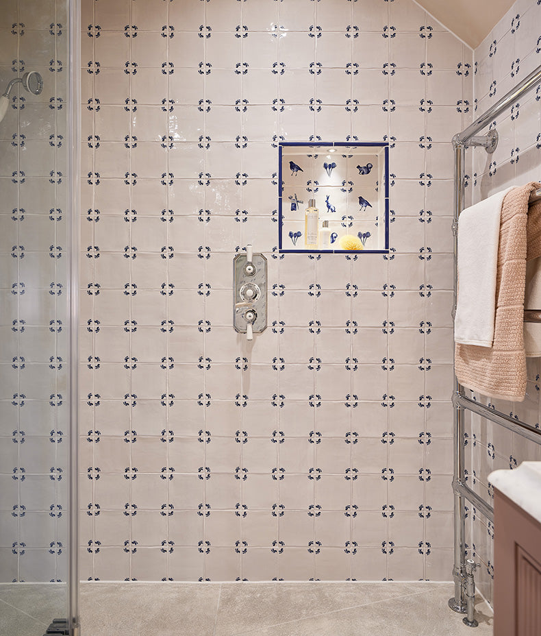 Ca’ Pietra Dyrham Dairy Ceramic Oak Leaf Corner — official gallery image 3