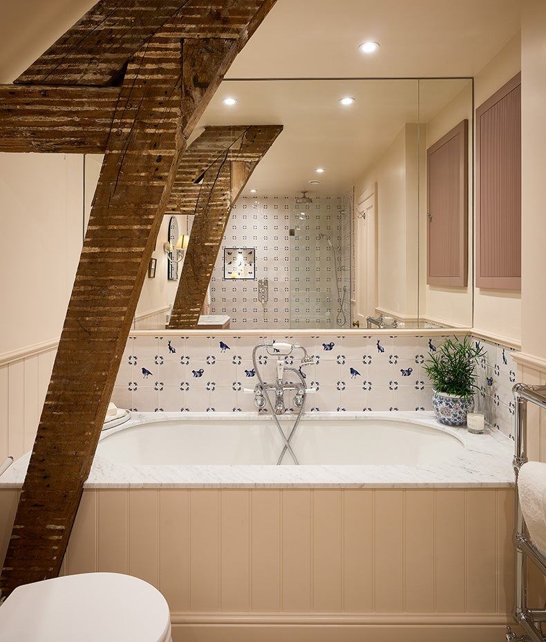 Ca’ Pietra Dyrham Dairy Ceramic Oak Leaf Corner — official gallery image 4