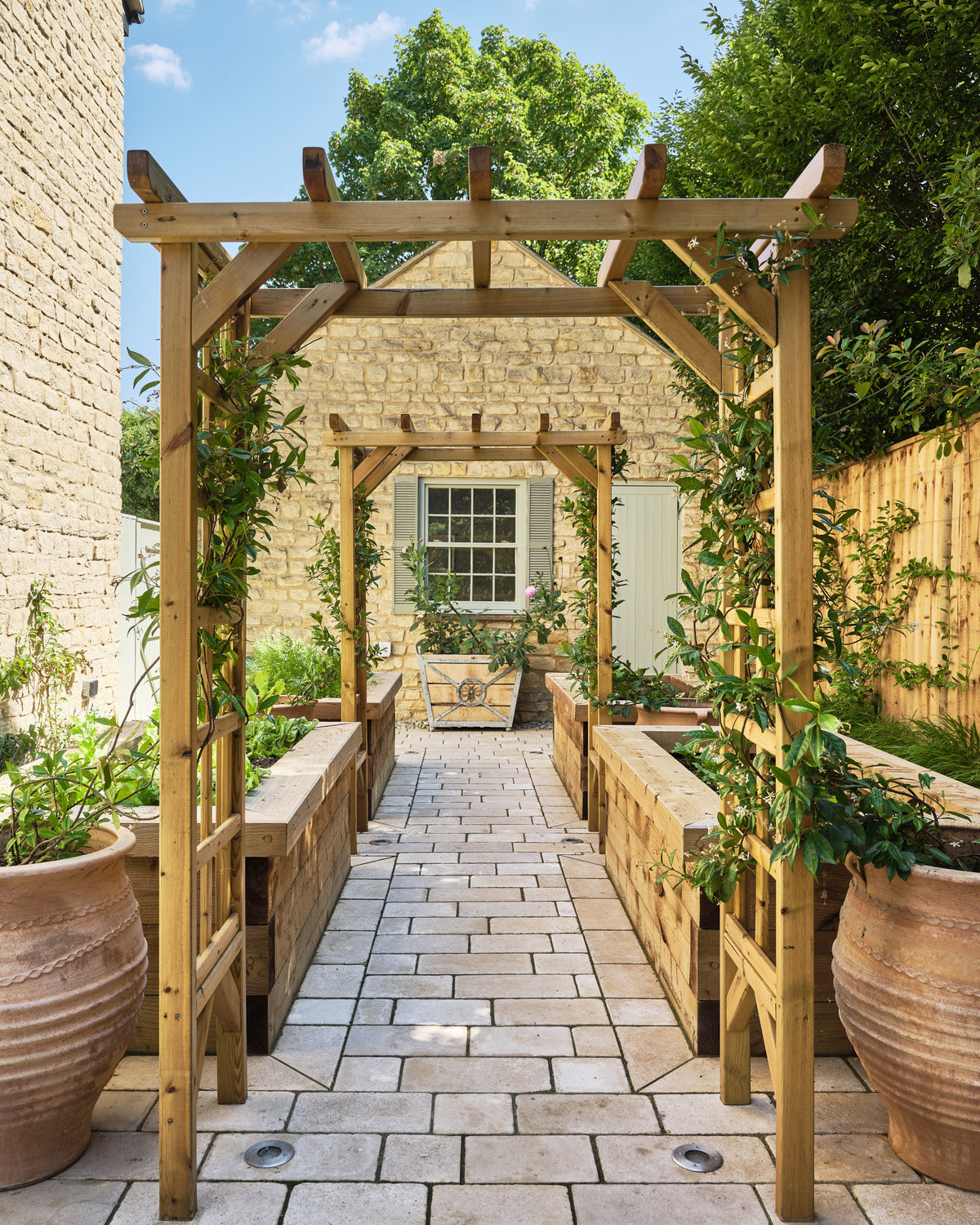 Ca’ Pietra Buscot Limestone Cobble Tumbled & Etched Finish — official gallery image 15