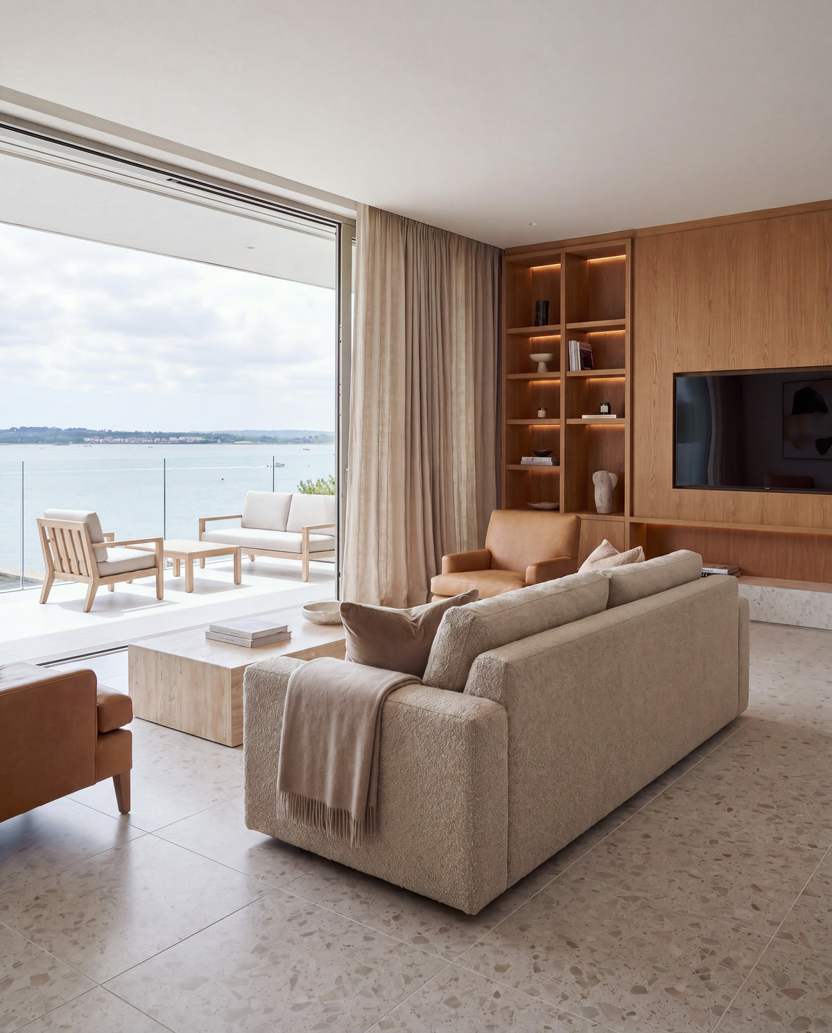 Ca’ Pietra Rialto Porcelain Satin Blanc — official gallery image 4